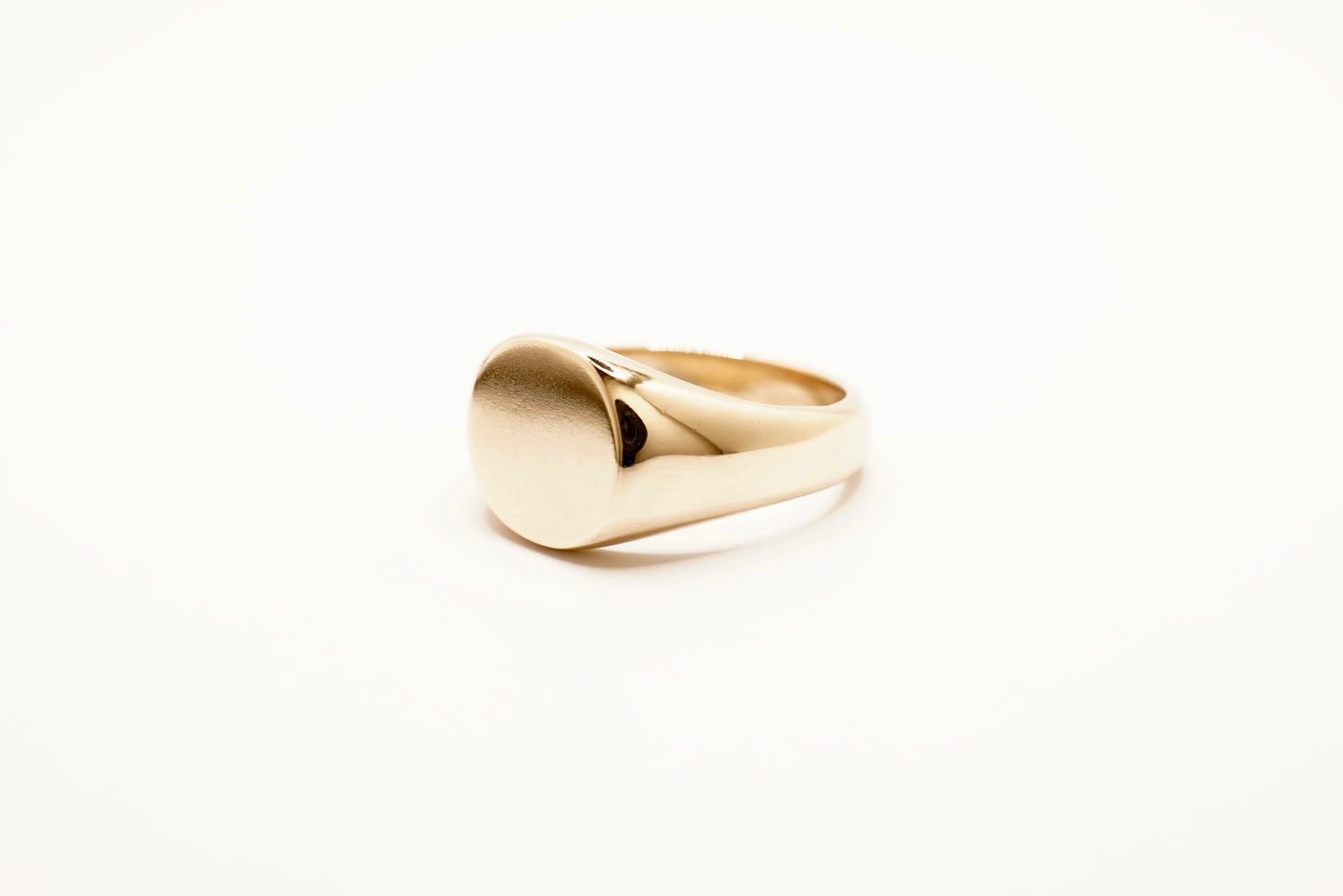 Circle Heirloom Signet 10k